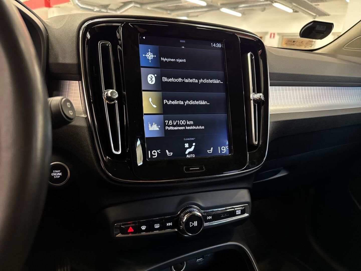 VOLVO XC40 2018
