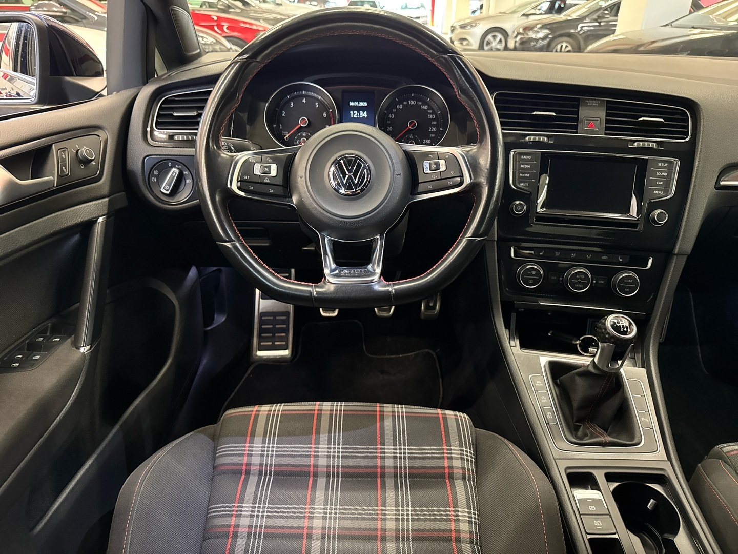 VOLKSWAGEN Golf 2014