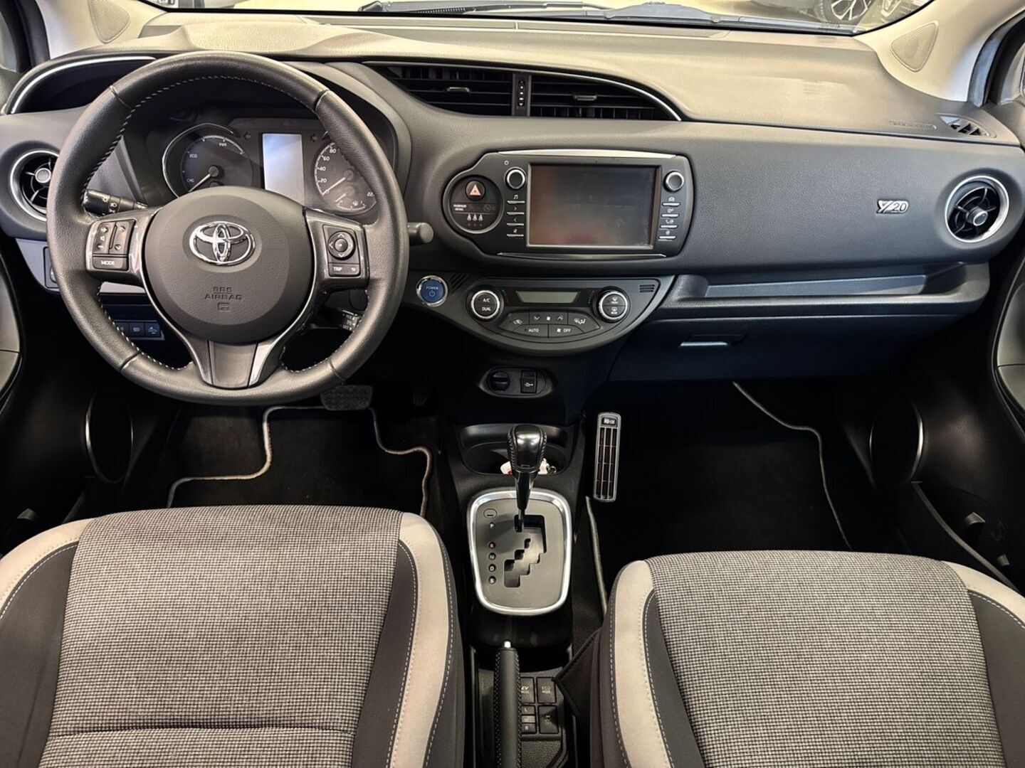 TOYOTA Yaris 2020