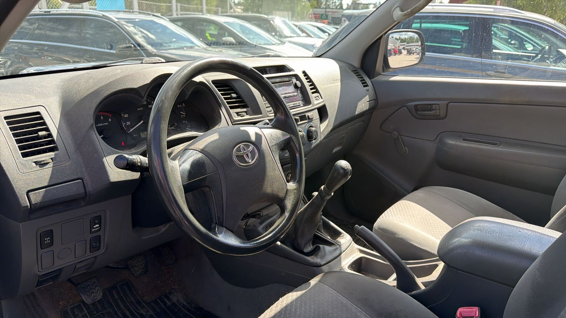 TOYOTA Hilux 2013