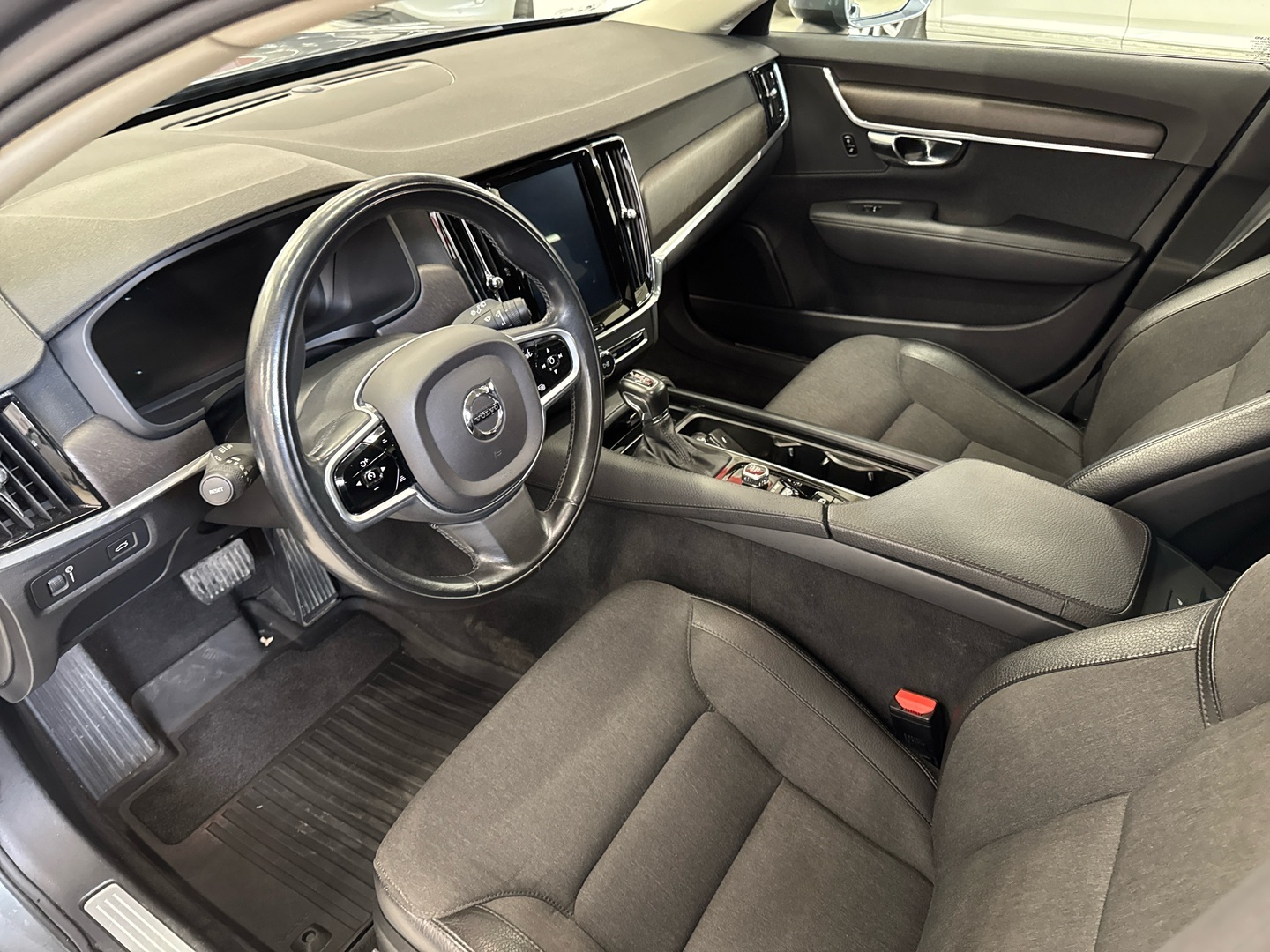 VOLVO V90 Cross Country 2018