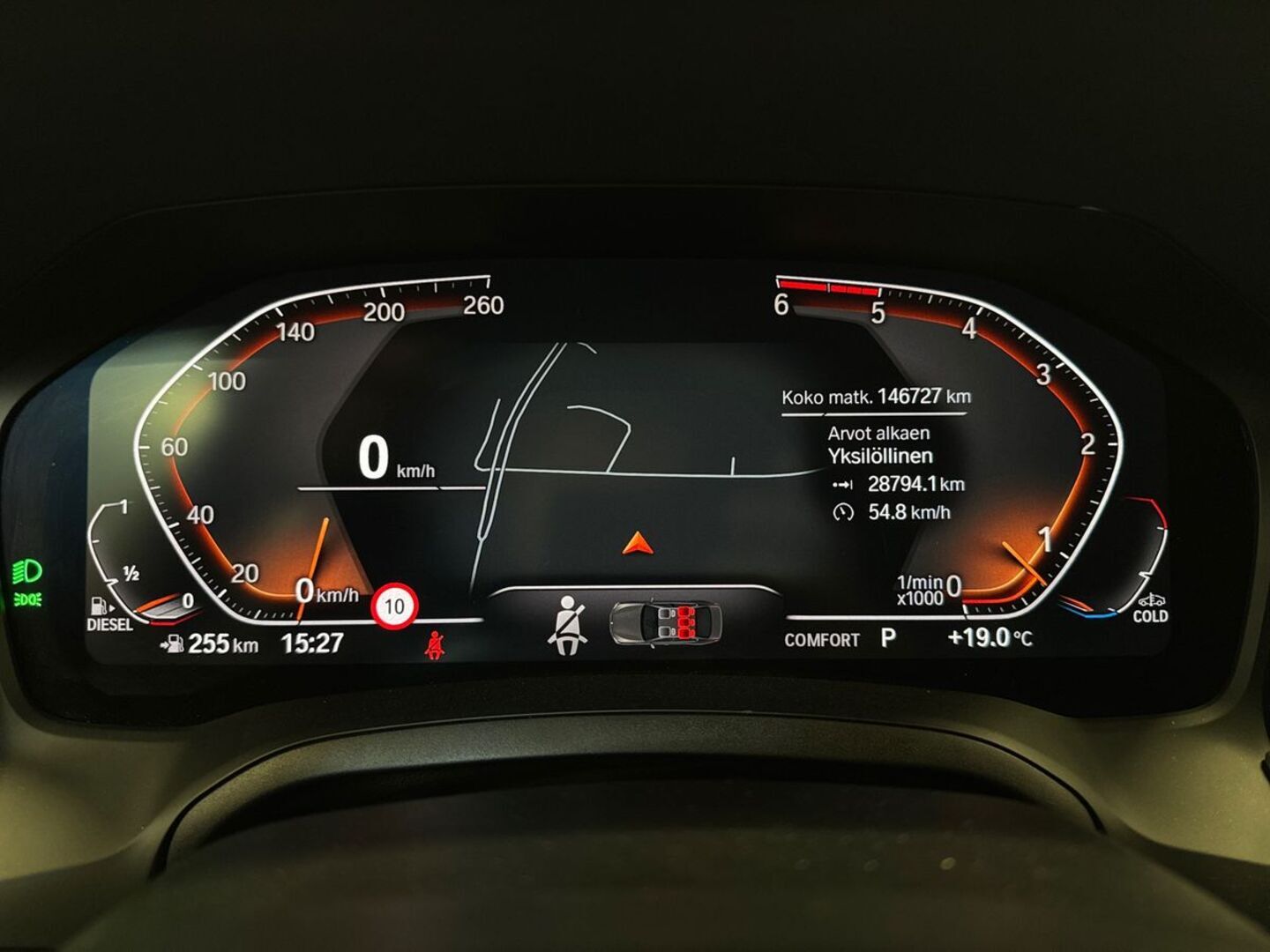 BMW 330 2019