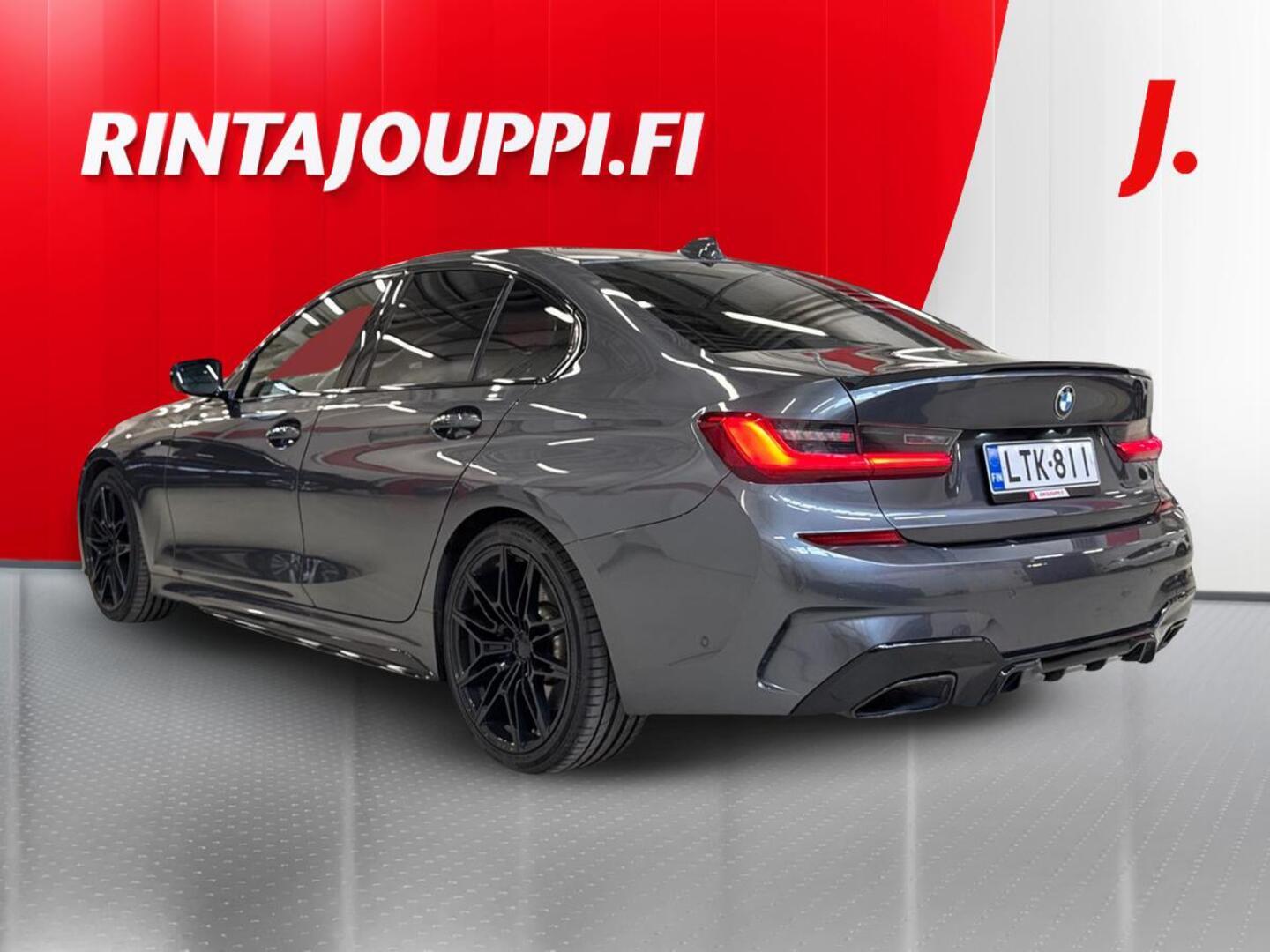 BMW 330 2019