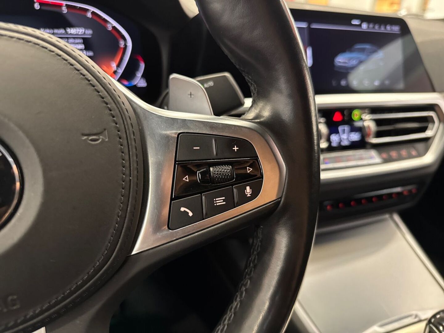 BMW 330 2019