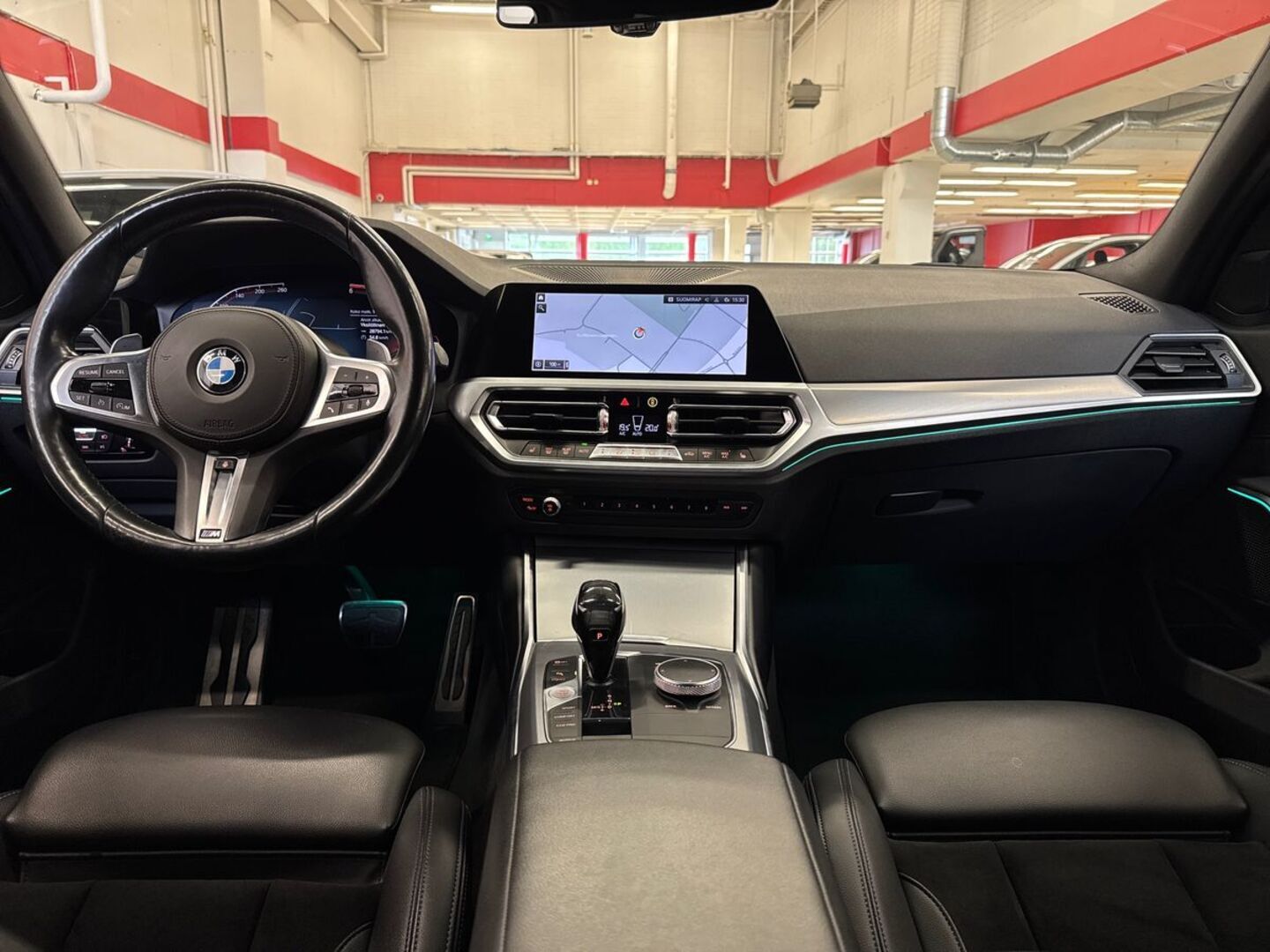 BMW 330 2019