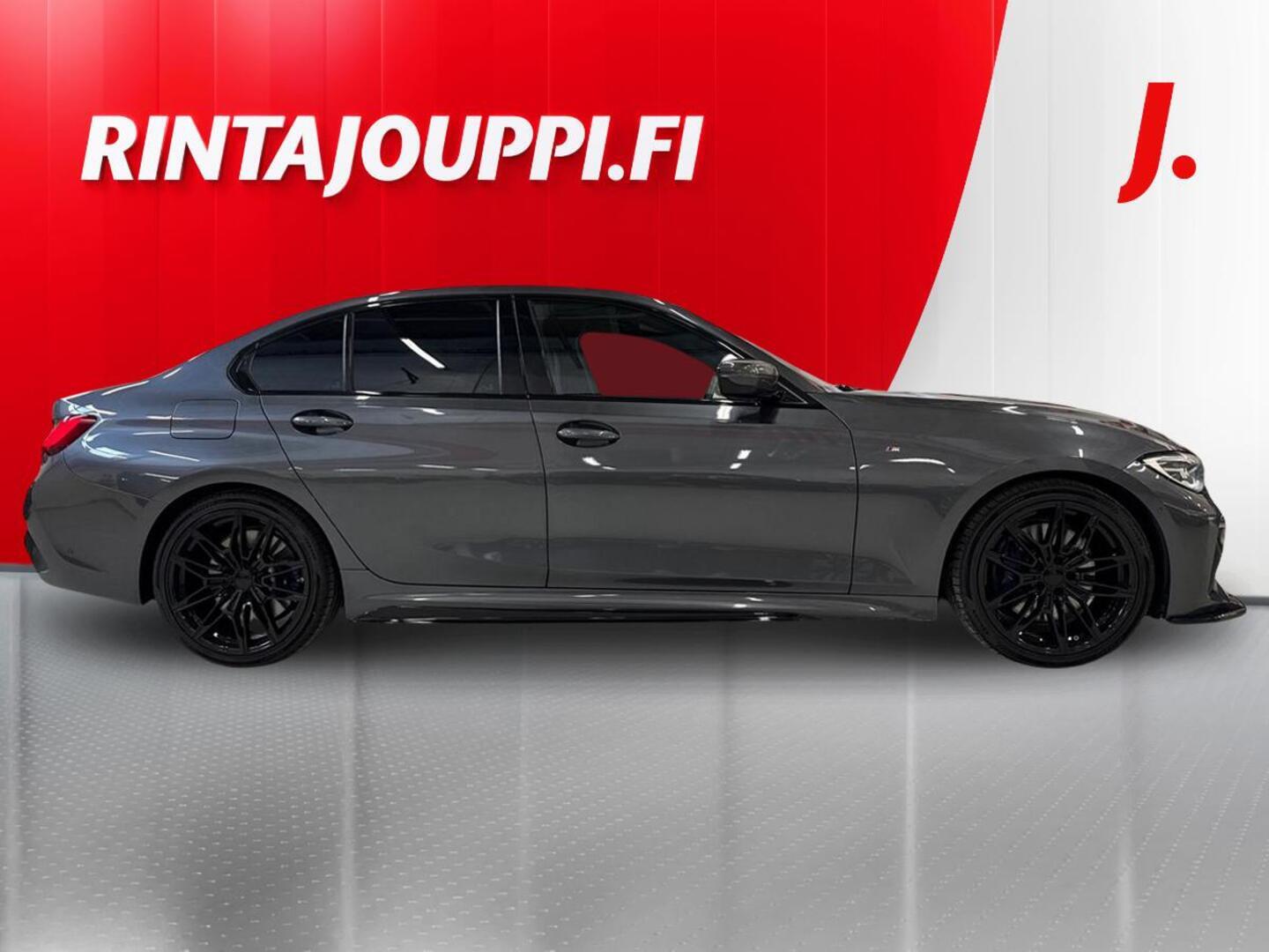 BMW 330 2019