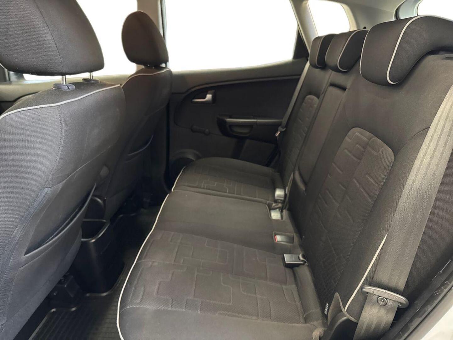 KIA Venga 10