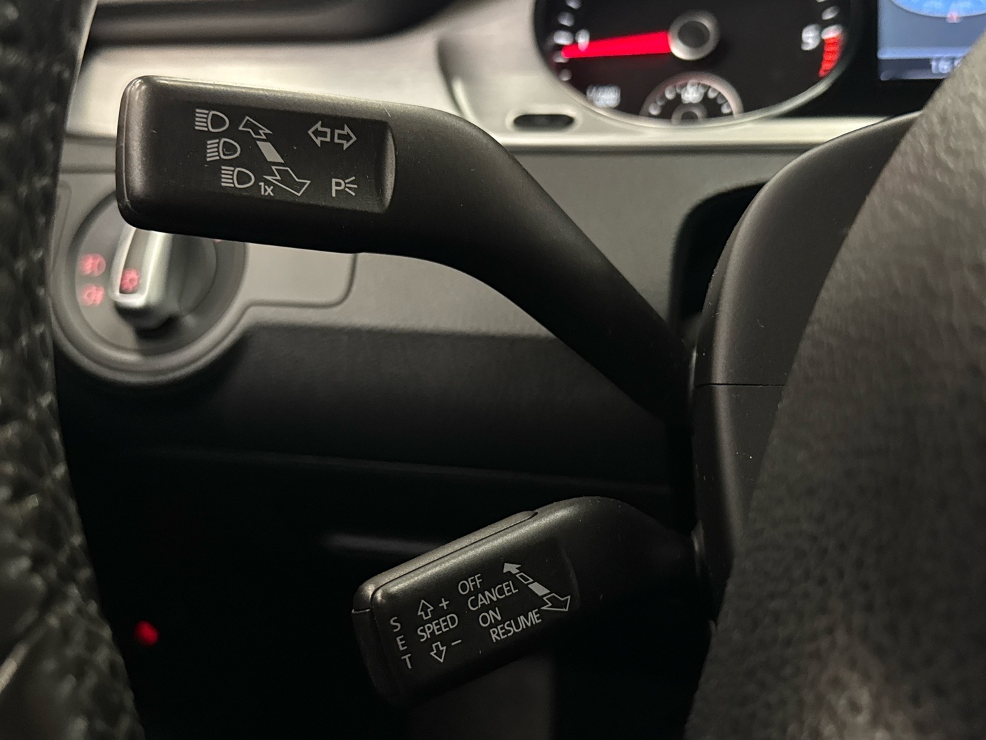 VOLKSWAGEN Passat 2011