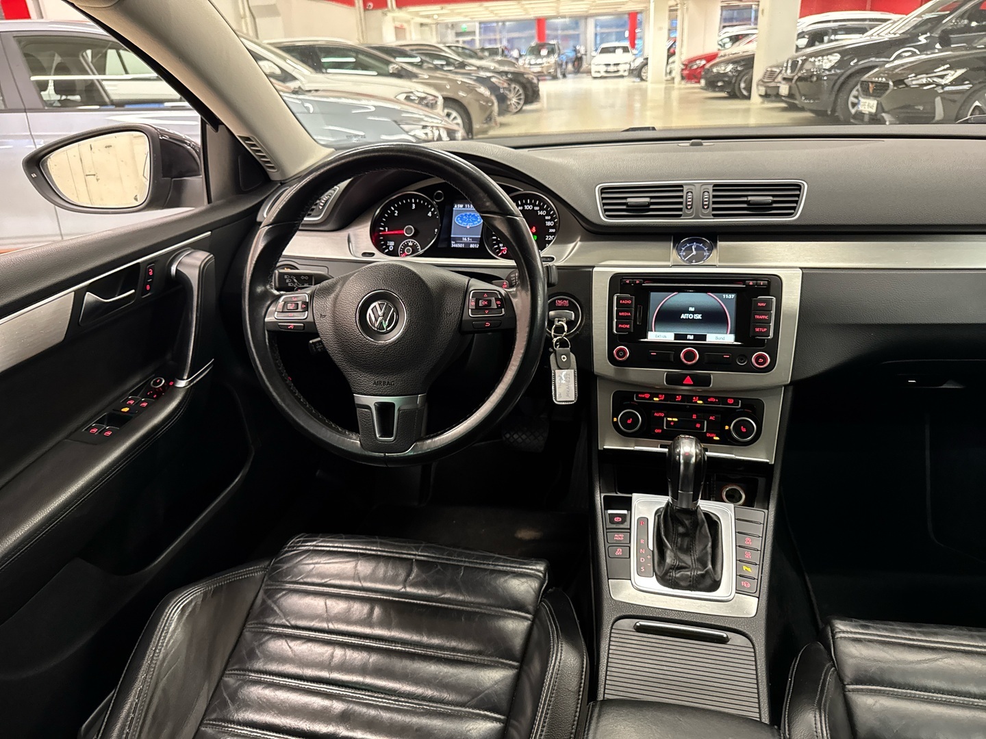 VOLKSWAGEN Passat 2011