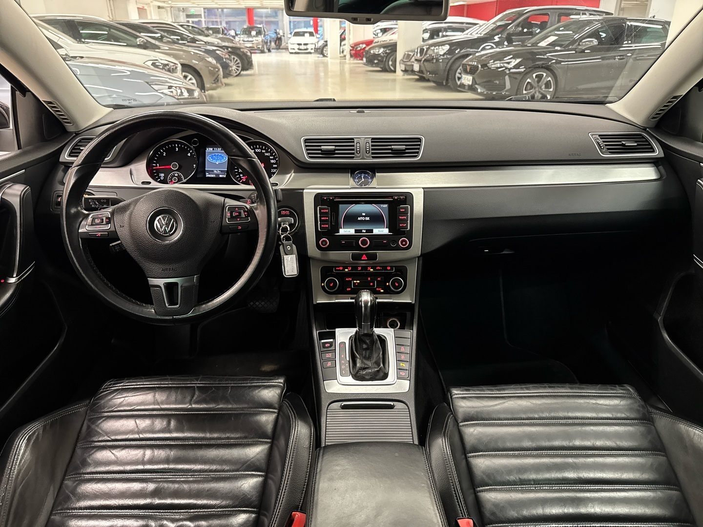 VOLKSWAGEN Passat 2011