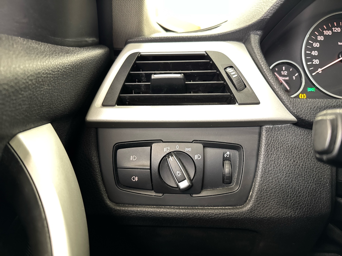 BMW 318 2013