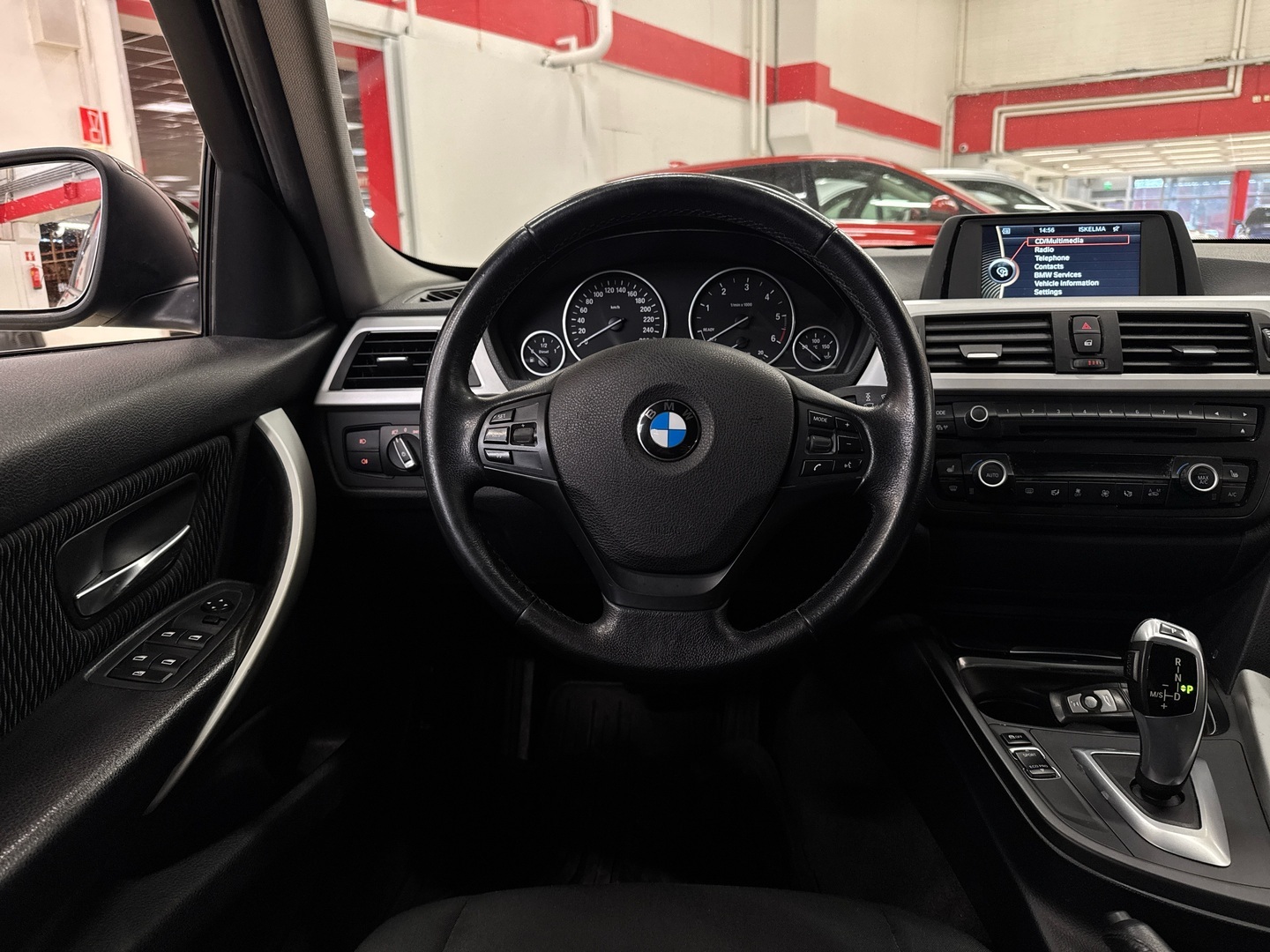 BMW 318 2013