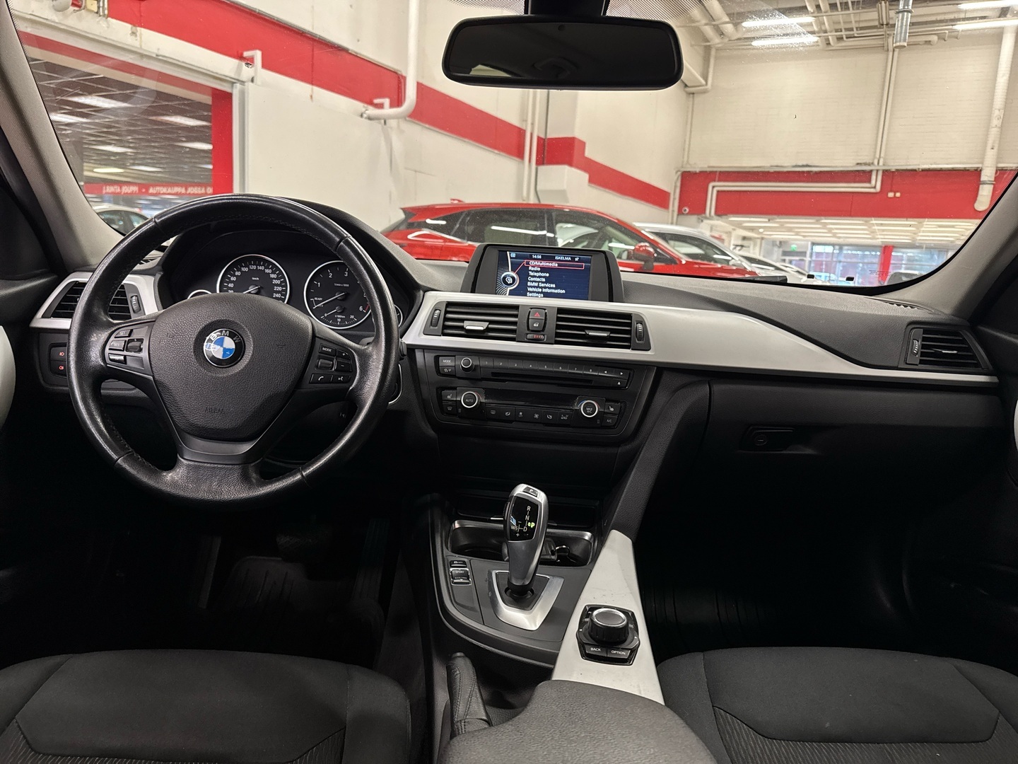 BMW 318 2013