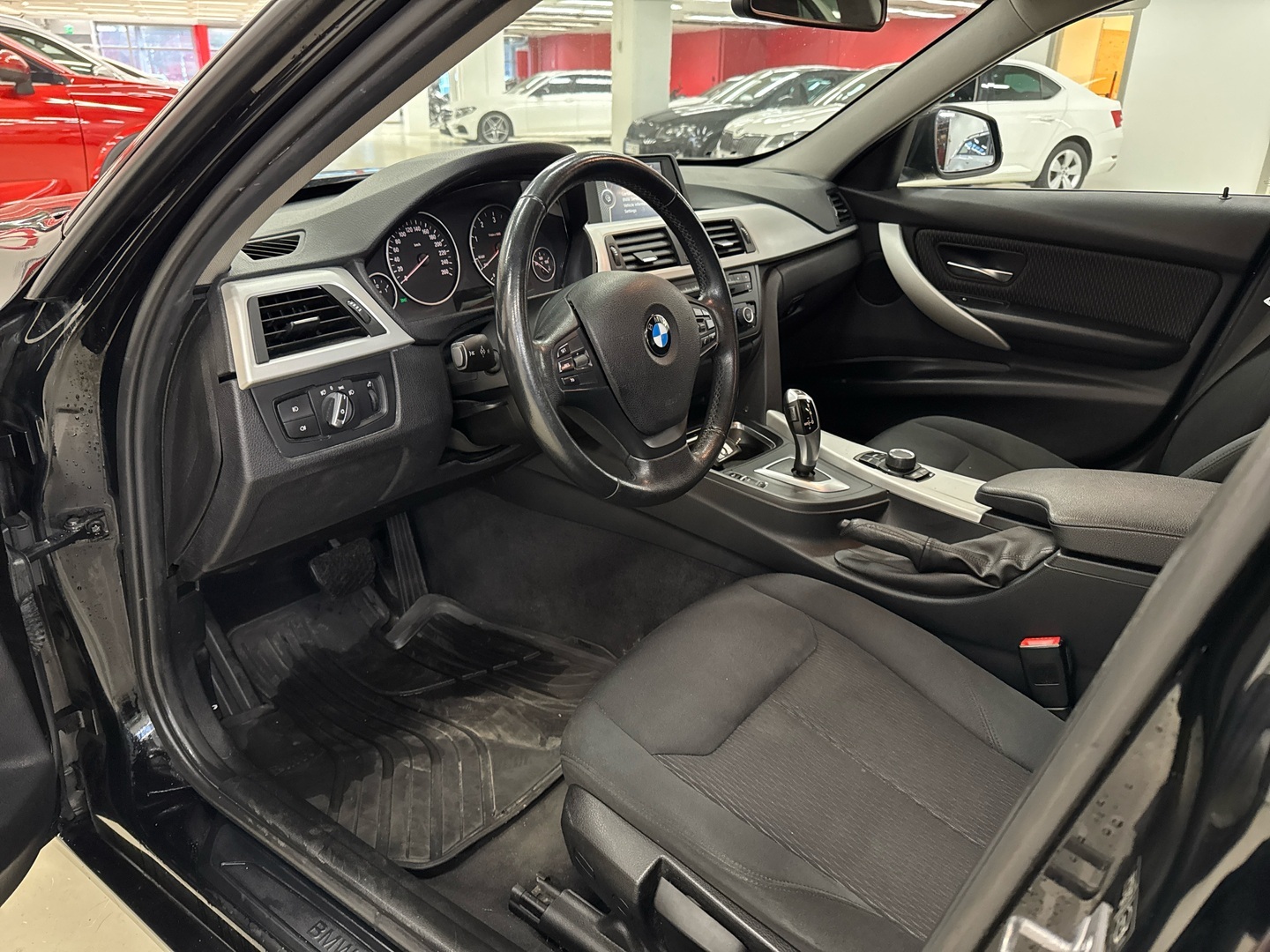 BMW 318 2013