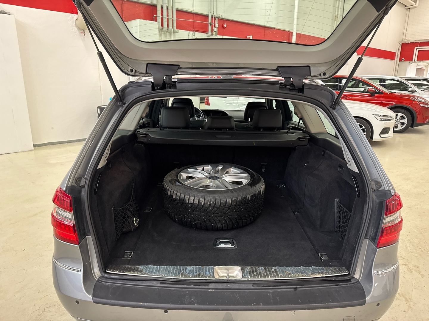 MERCEDES-BENZ E 2013