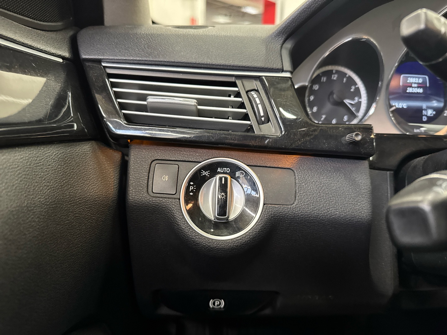 MERCEDES-BENZ E 2013