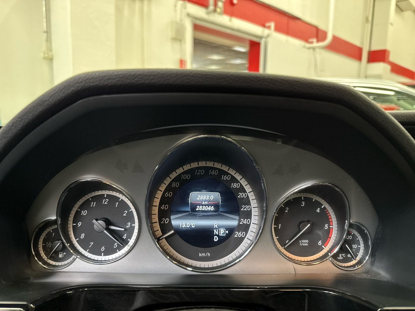 MERCEDES-BENZ E 2013