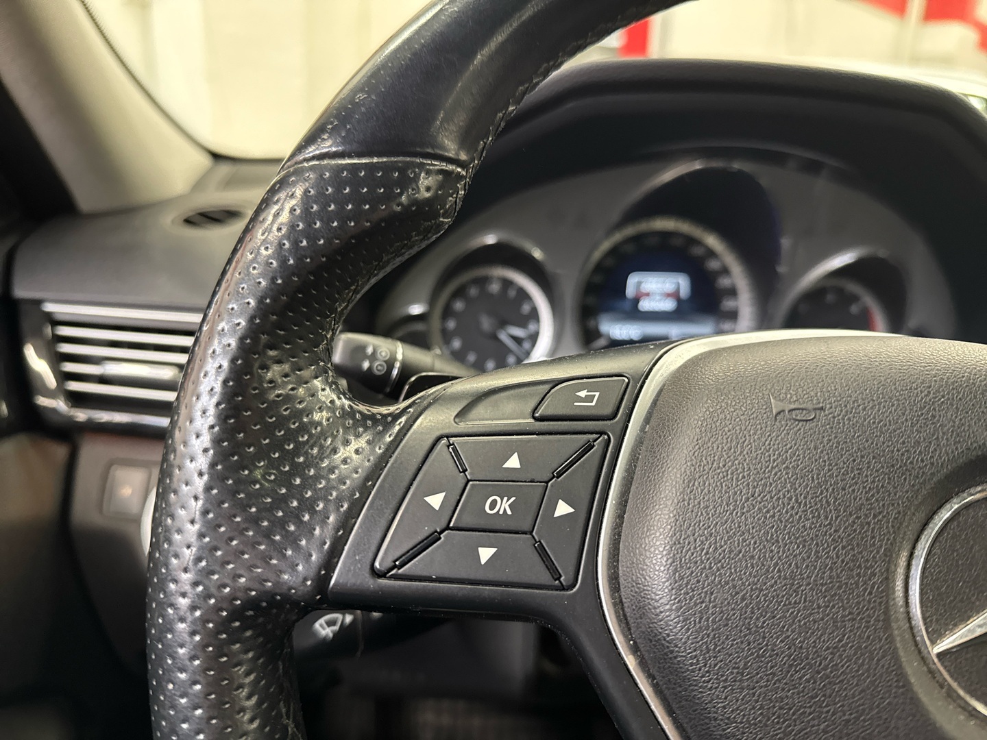 MERCEDES-BENZ E 2013