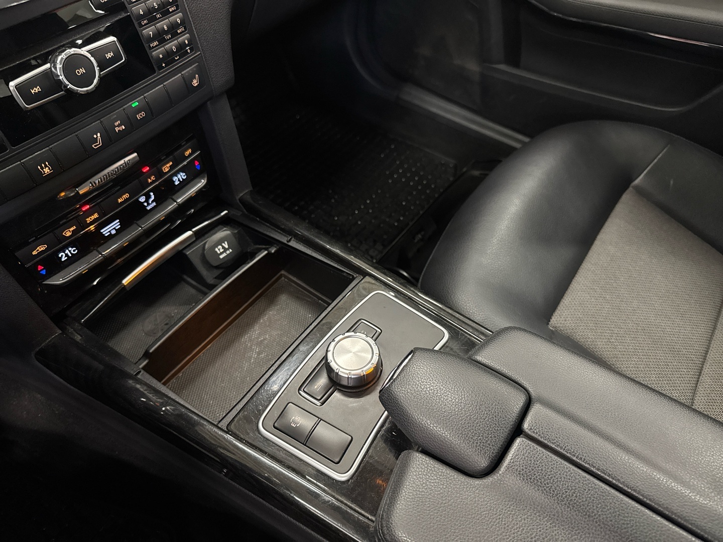 MERCEDES-BENZ E 2013