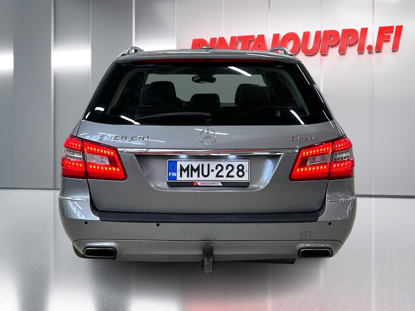 MERCEDES-BENZ E 2013