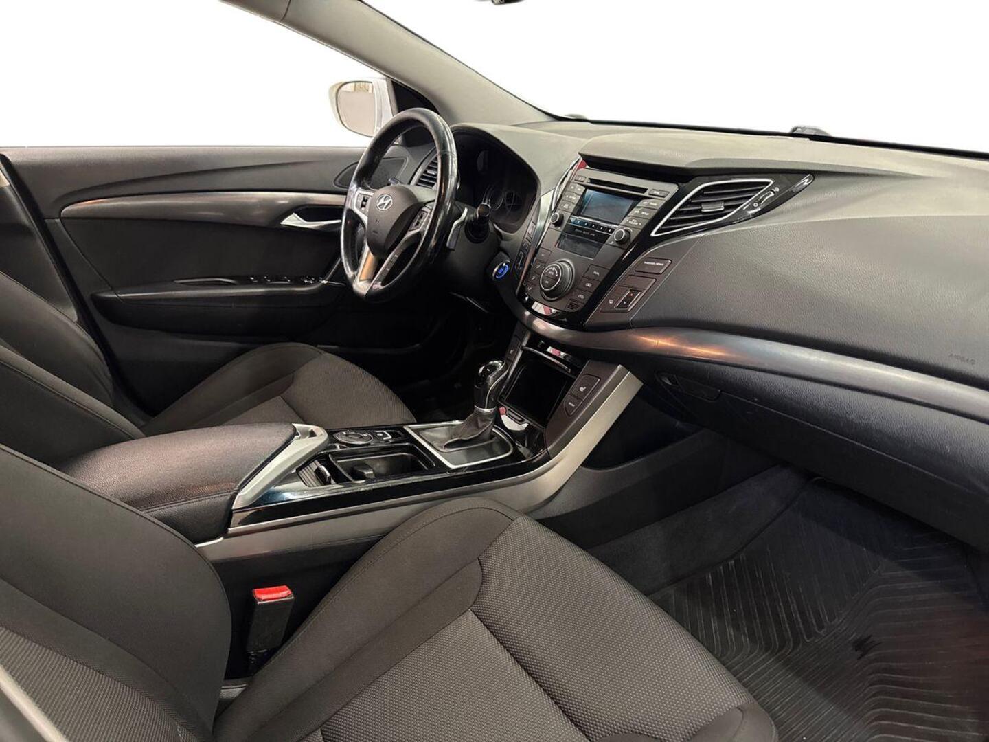 HYUNDAI i40 2013