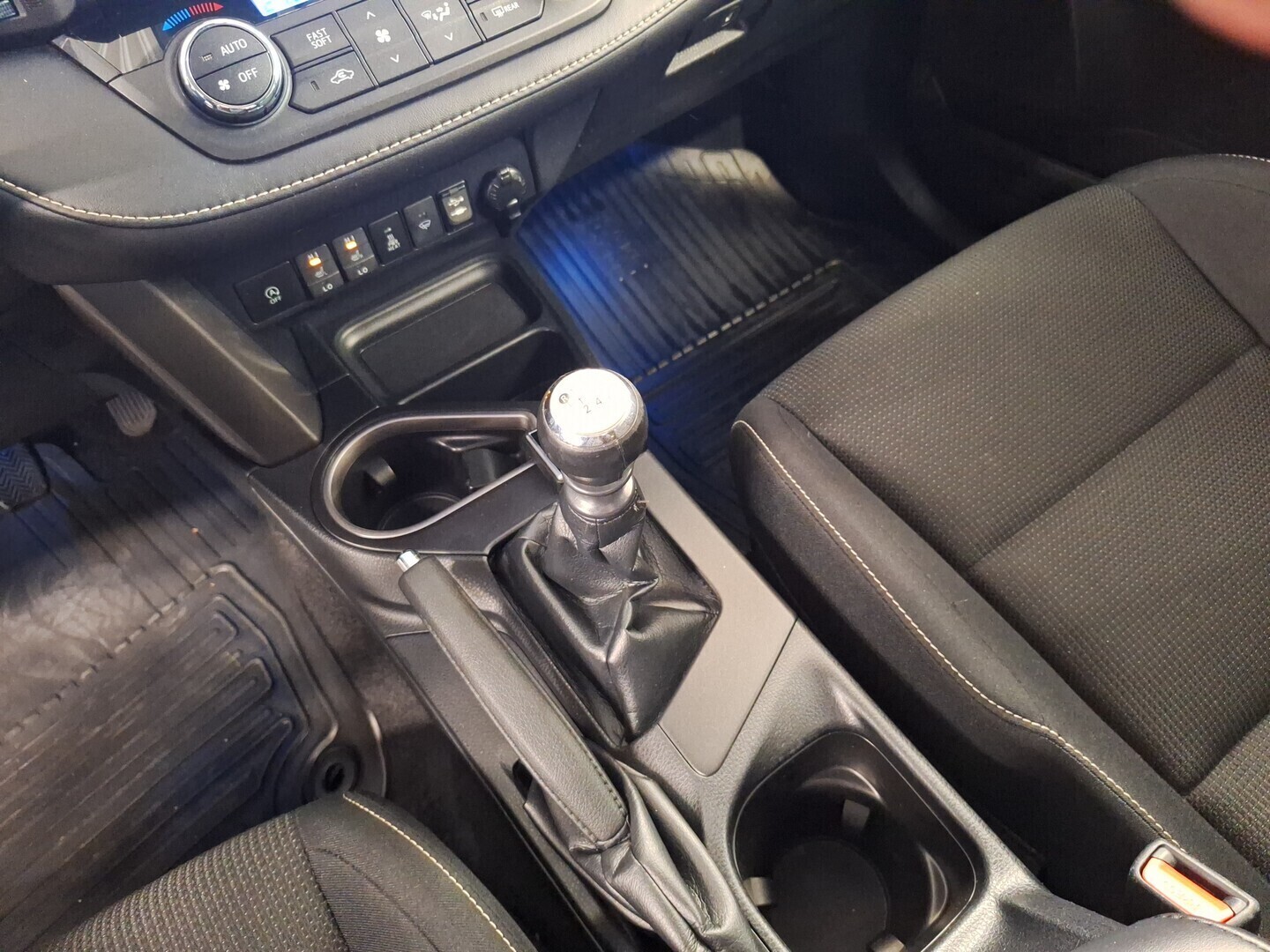 TOYOTA RAV4 2017