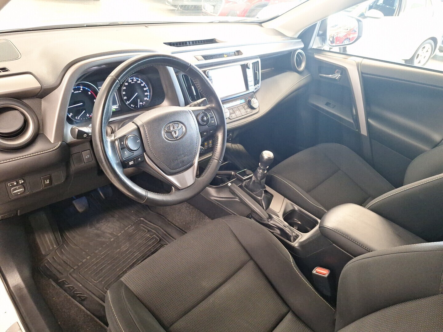 TOYOTA RAV4 2017
