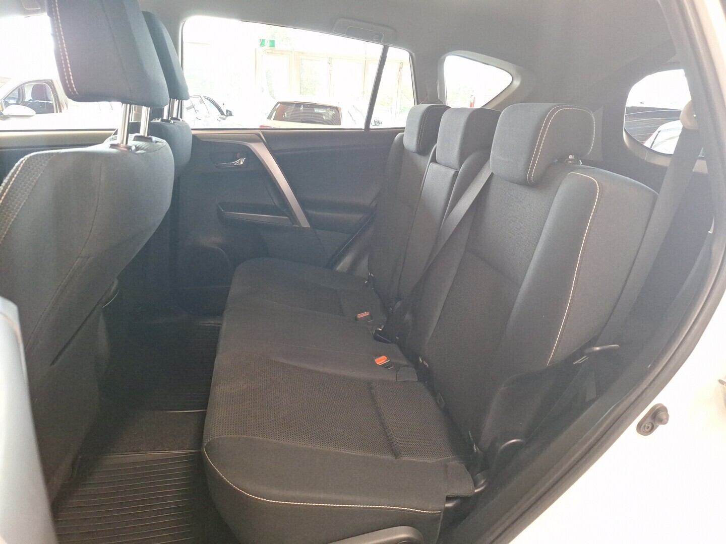 TOYOTA RAV4 2017