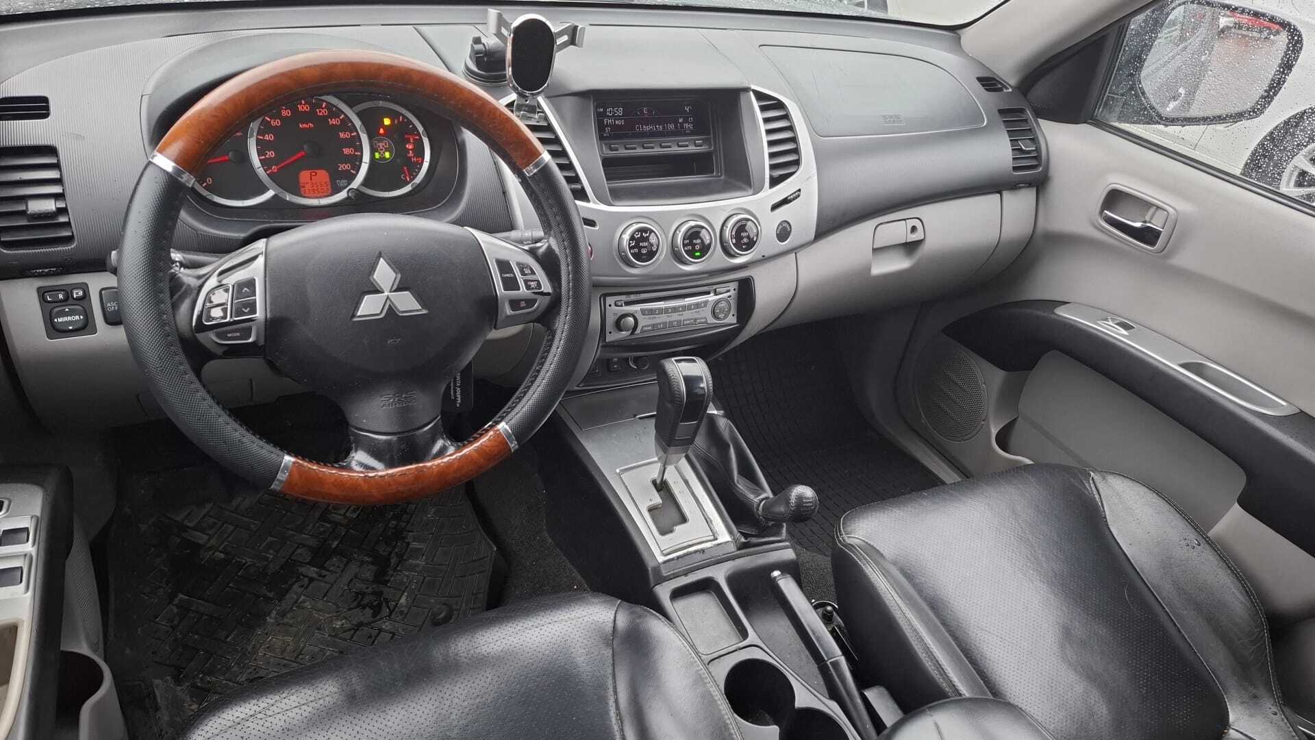 MITSUBISHI L200 2012