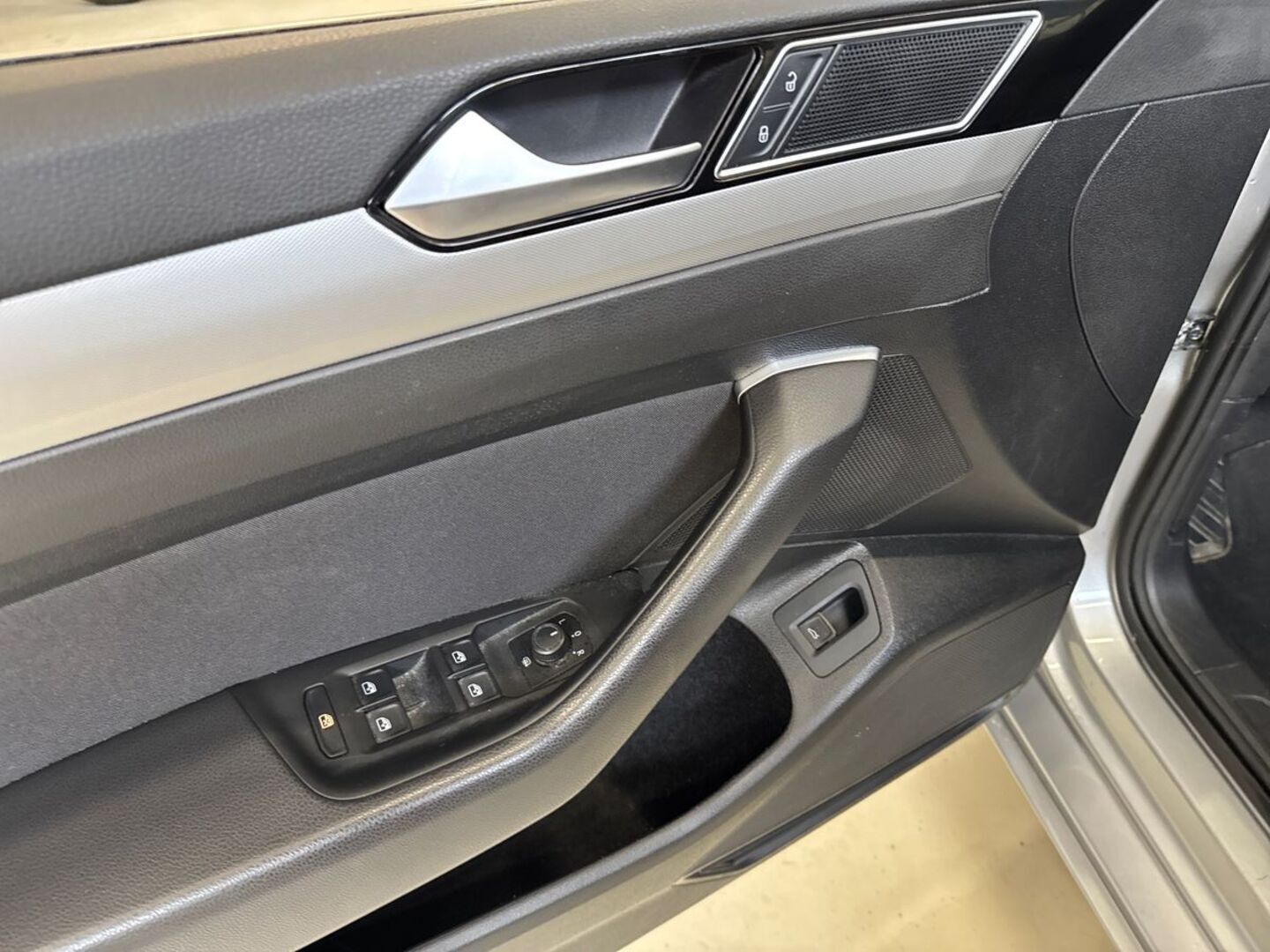 VOLKSWAGEN Passat 2018