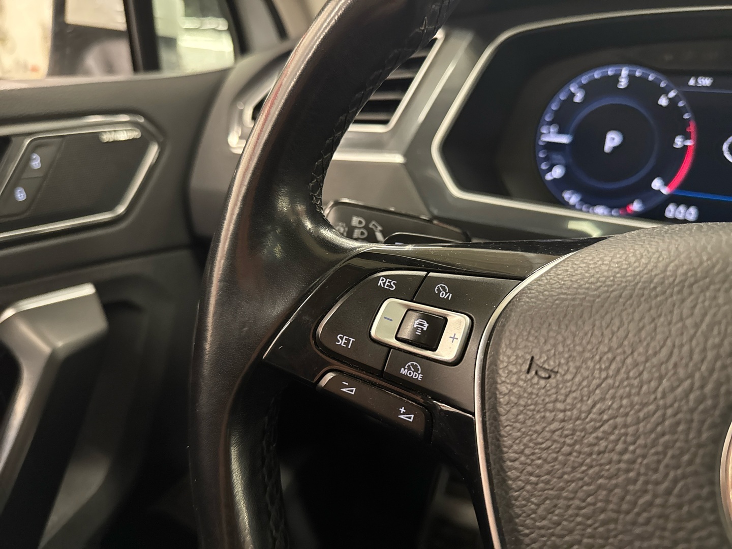 VOLKSWAGEN Tiguan 2017