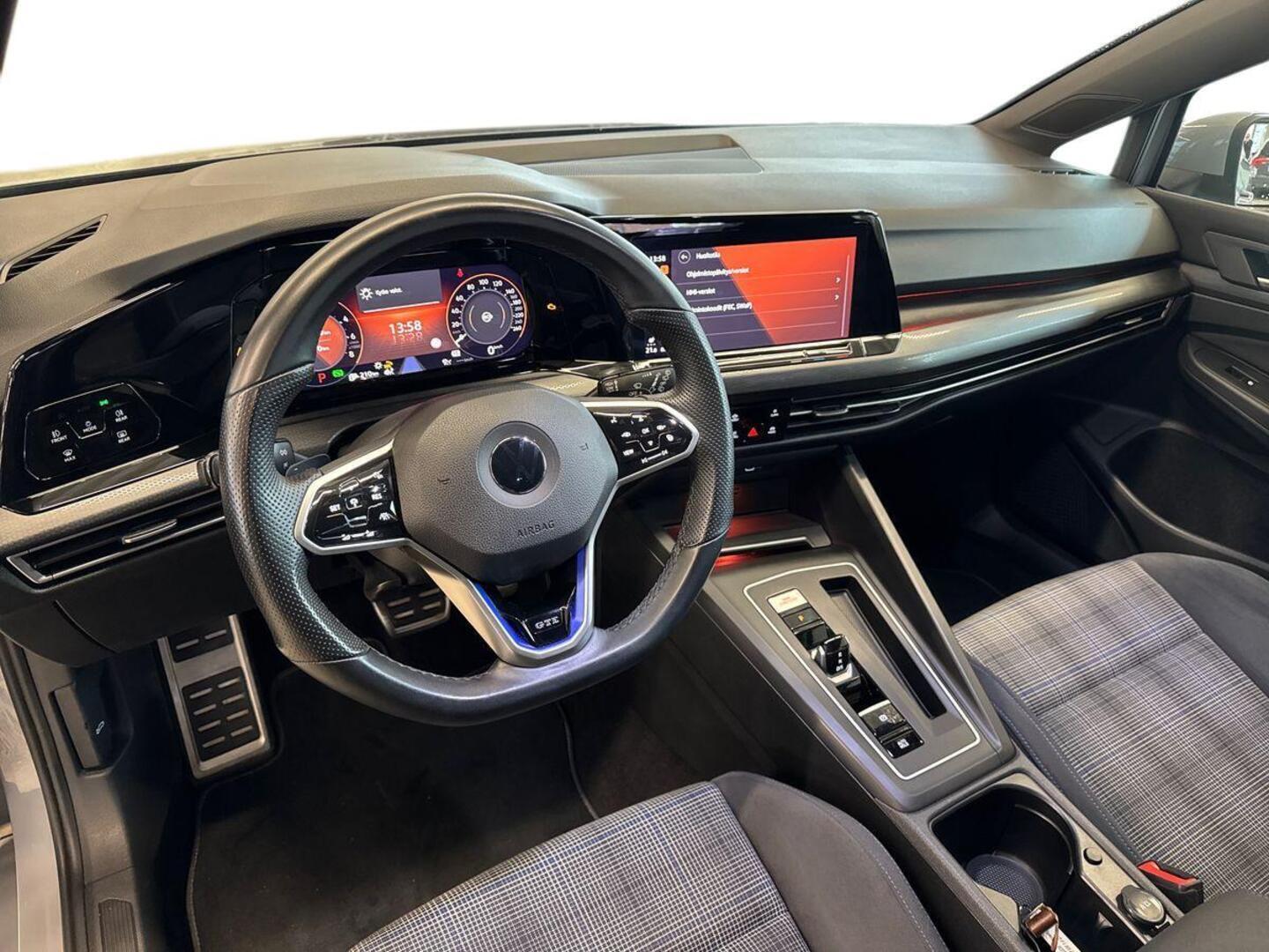 VOLKSWAGEN Golf 2020