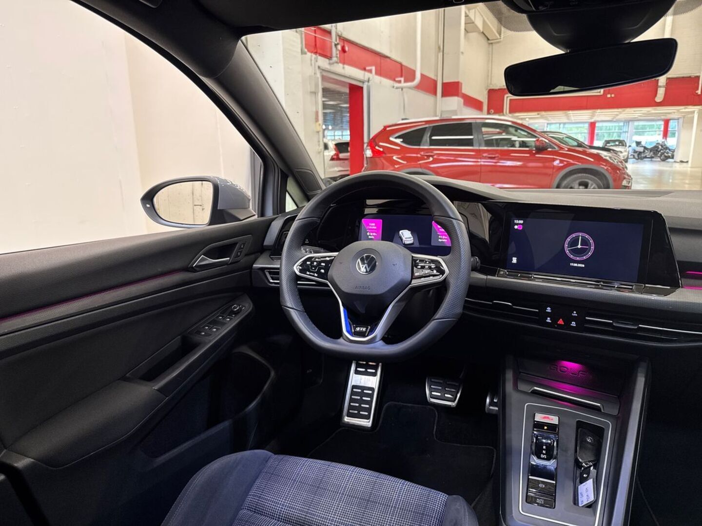 VOLKSWAGEN Golf 28
