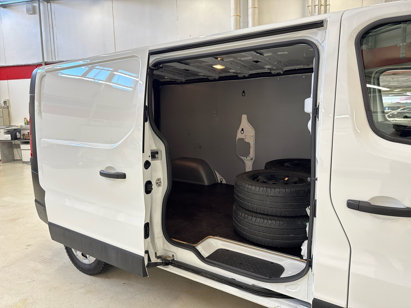 RENAULT Trafic 2023