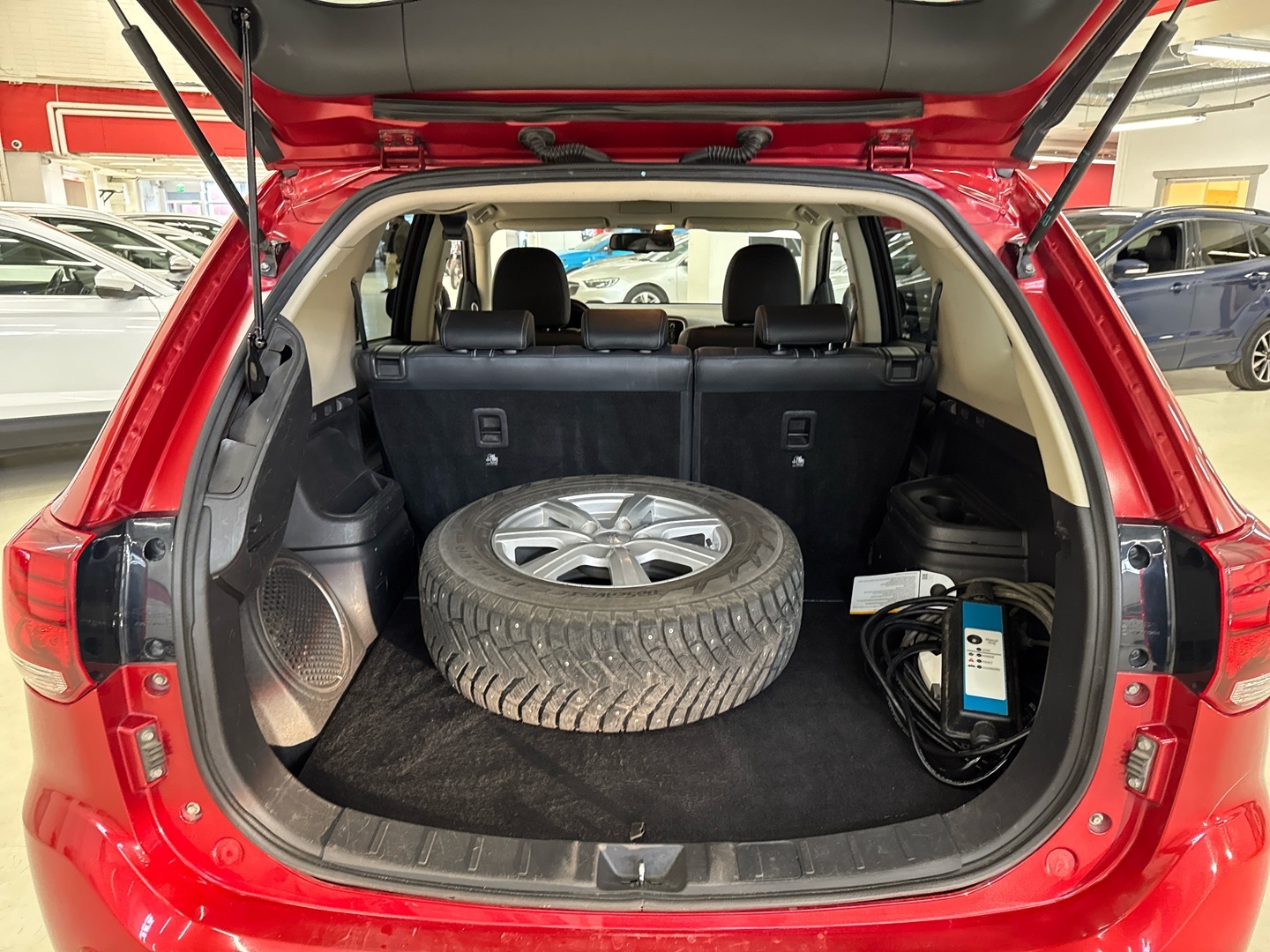 MITSUBISHI Outlander PHEV 2015