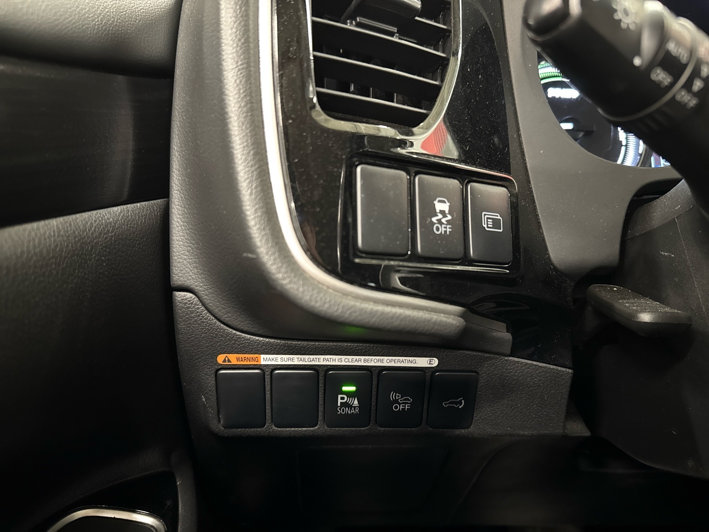 MITSUBISHI Outlander PHEV 2015