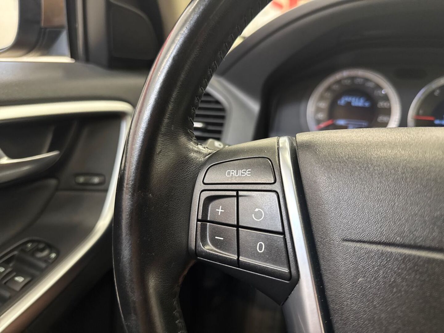VOLVO XC60 2010