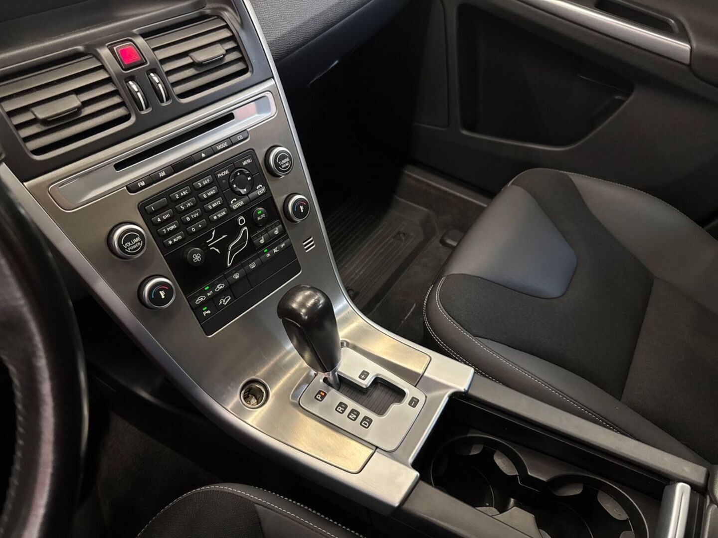 VOLVO XC60 2010