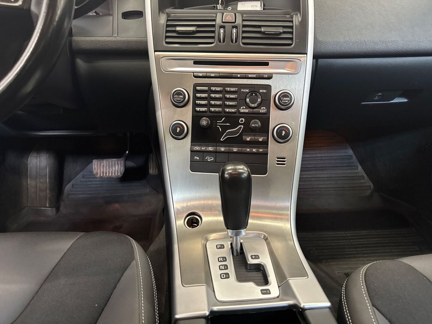 VOLVO XC60 2010