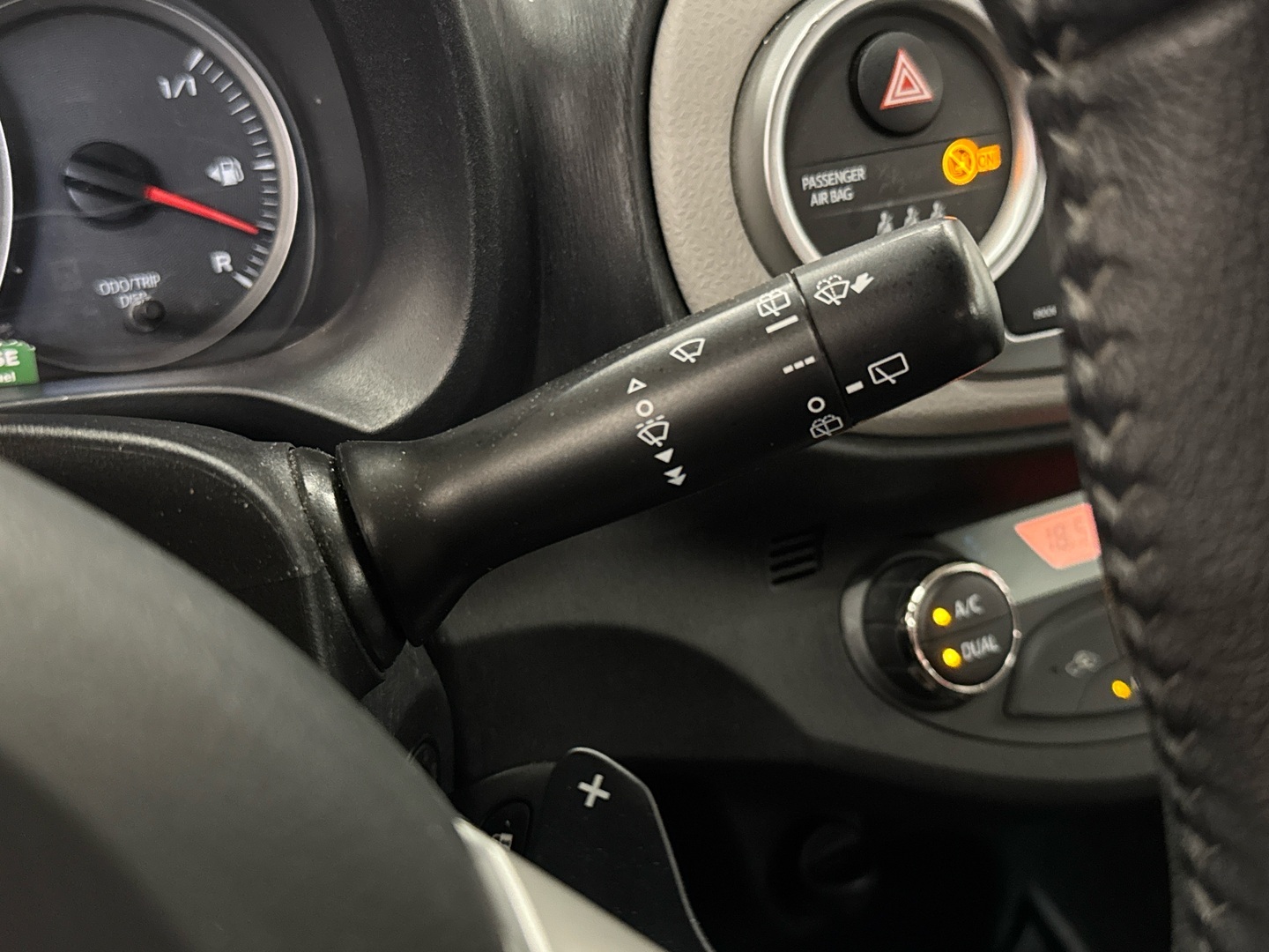 TOYOTA Yaris 2012