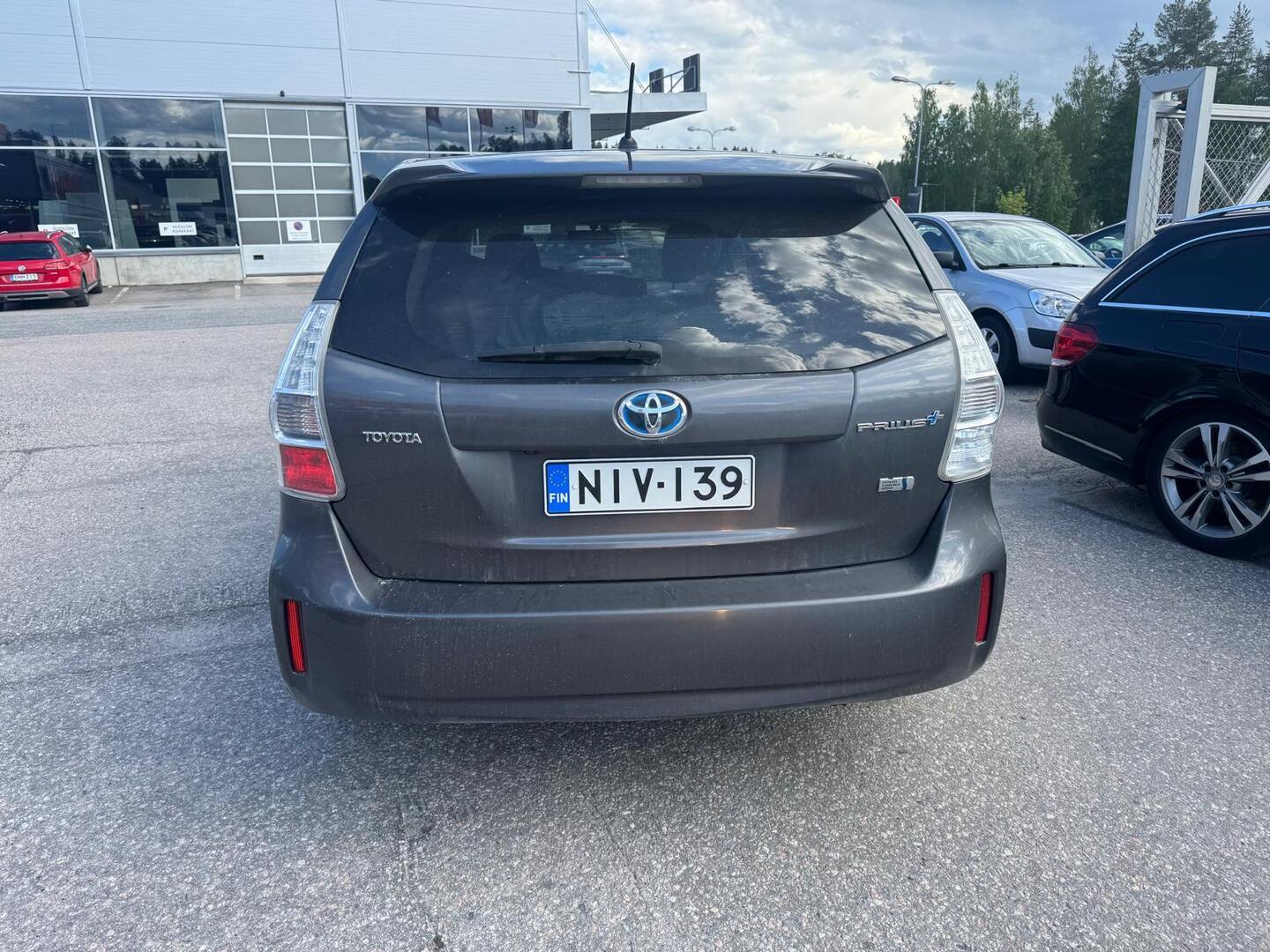TOYOTA Prius+ 2013