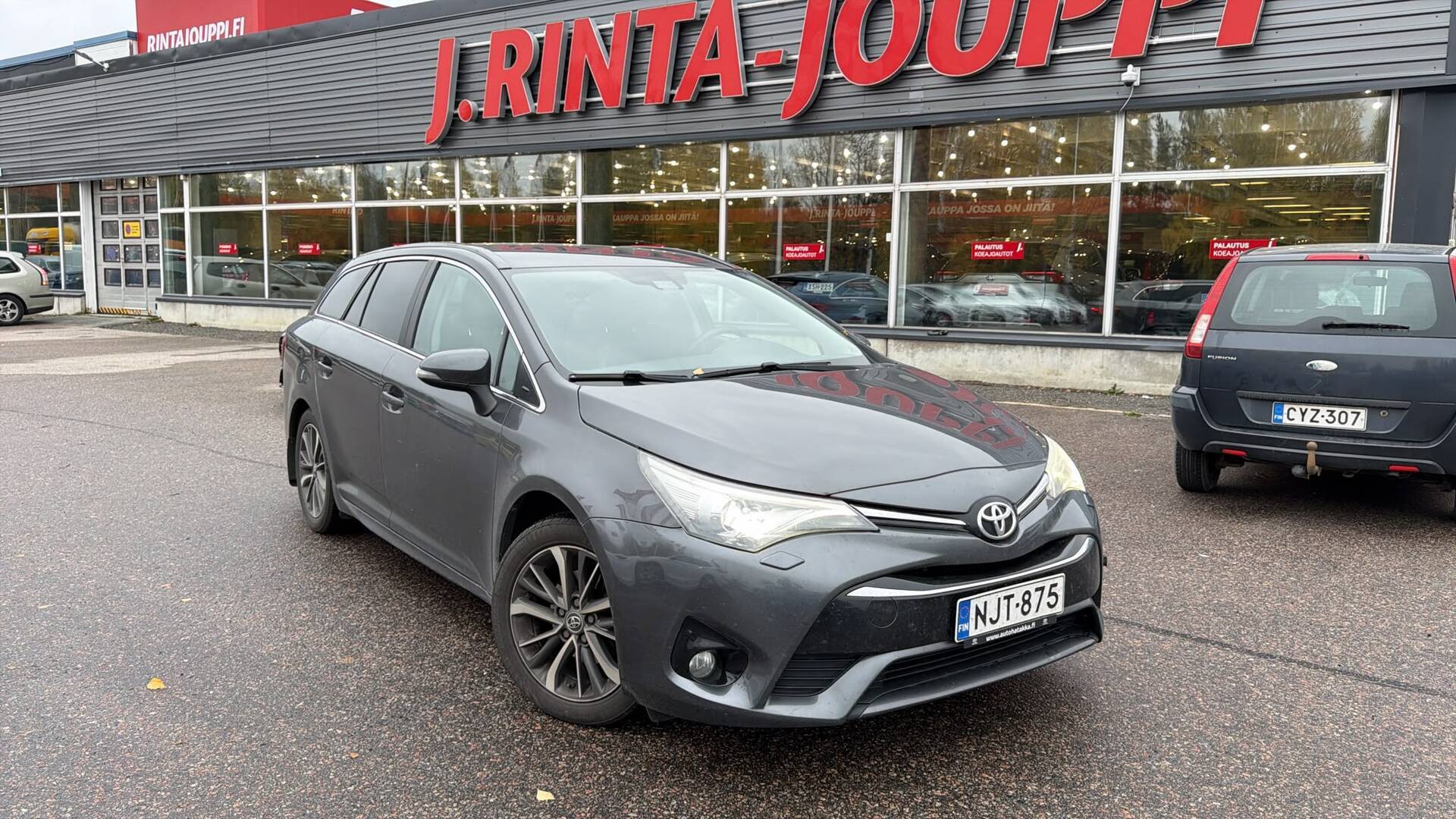 TOYOTA Avensis 2015