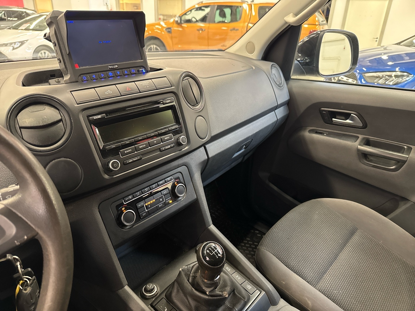 VOLKSWAGEN Amarok 2016