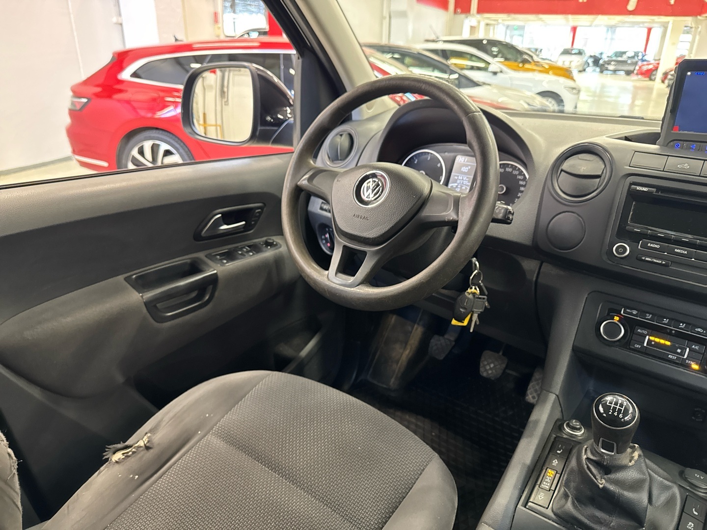 VOLKSWAGEN Amarok 2016