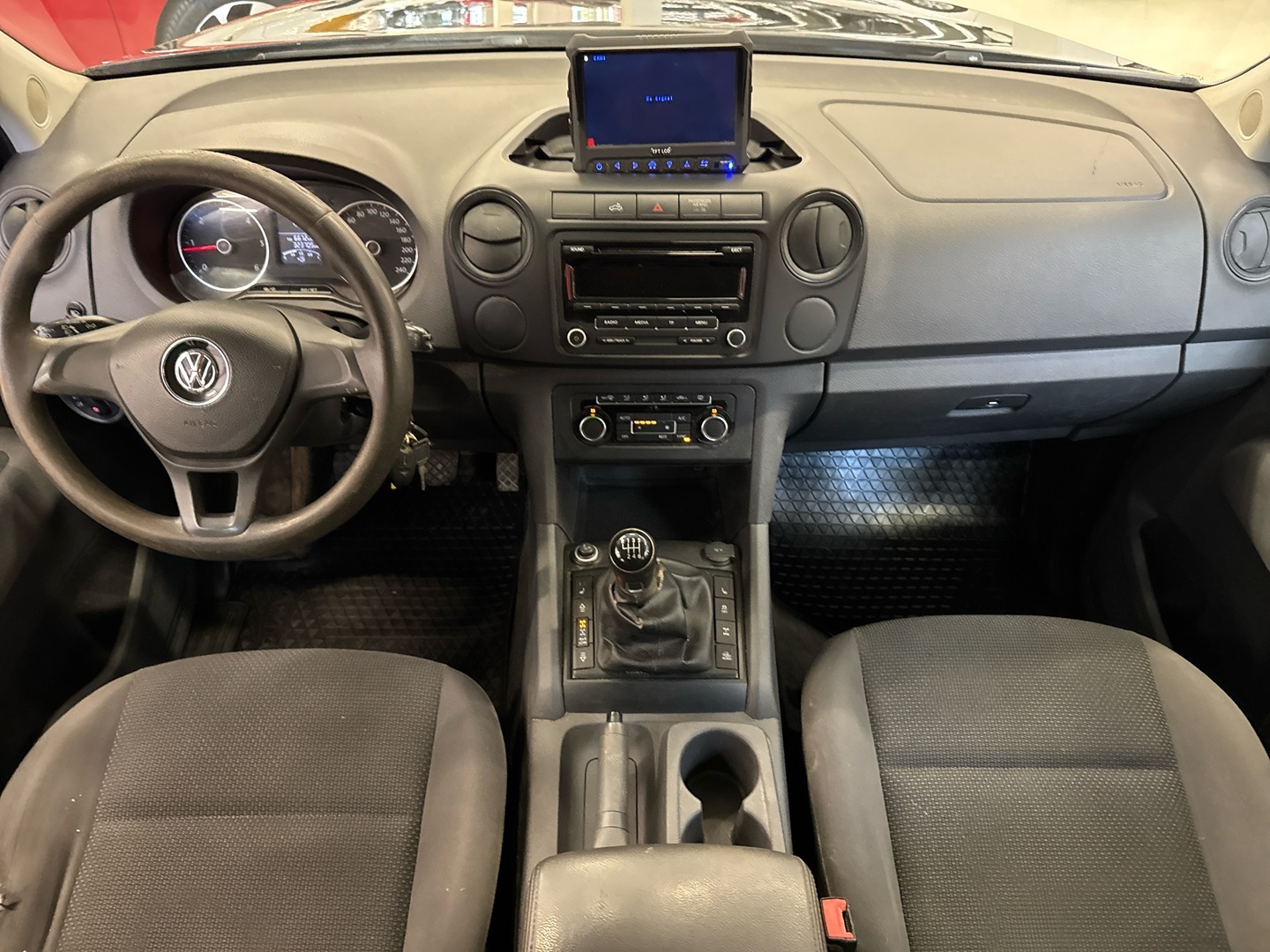 VOLKSWAGEN Amarok 2016