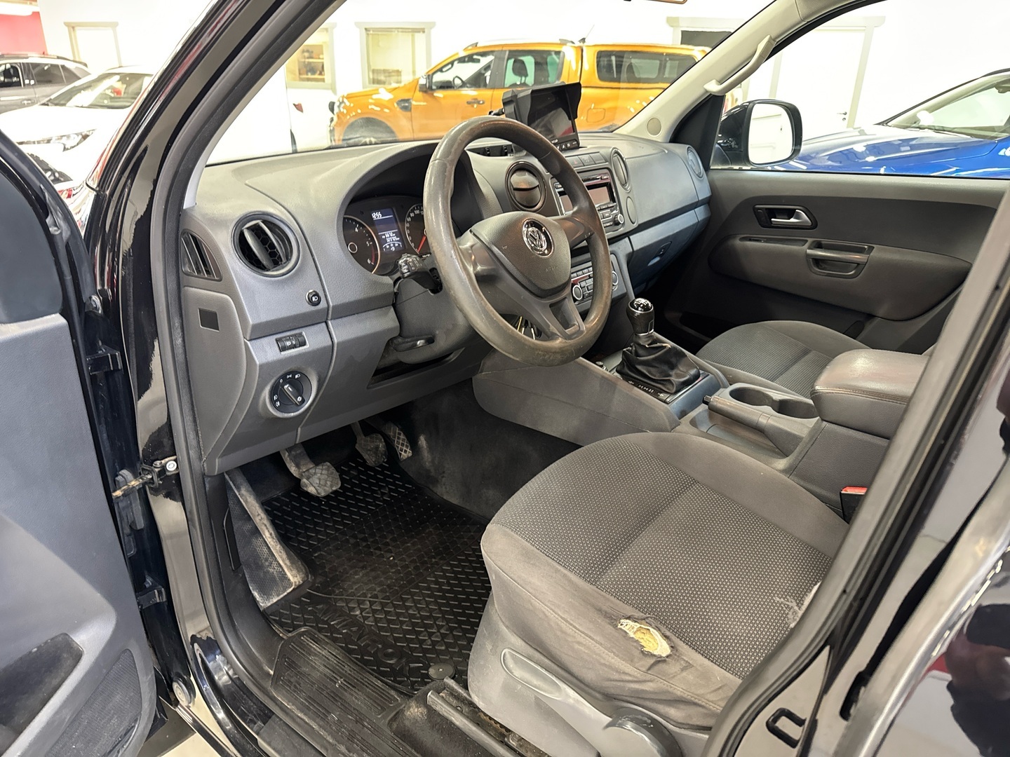 VOLKSWAGEN Amarok 2016