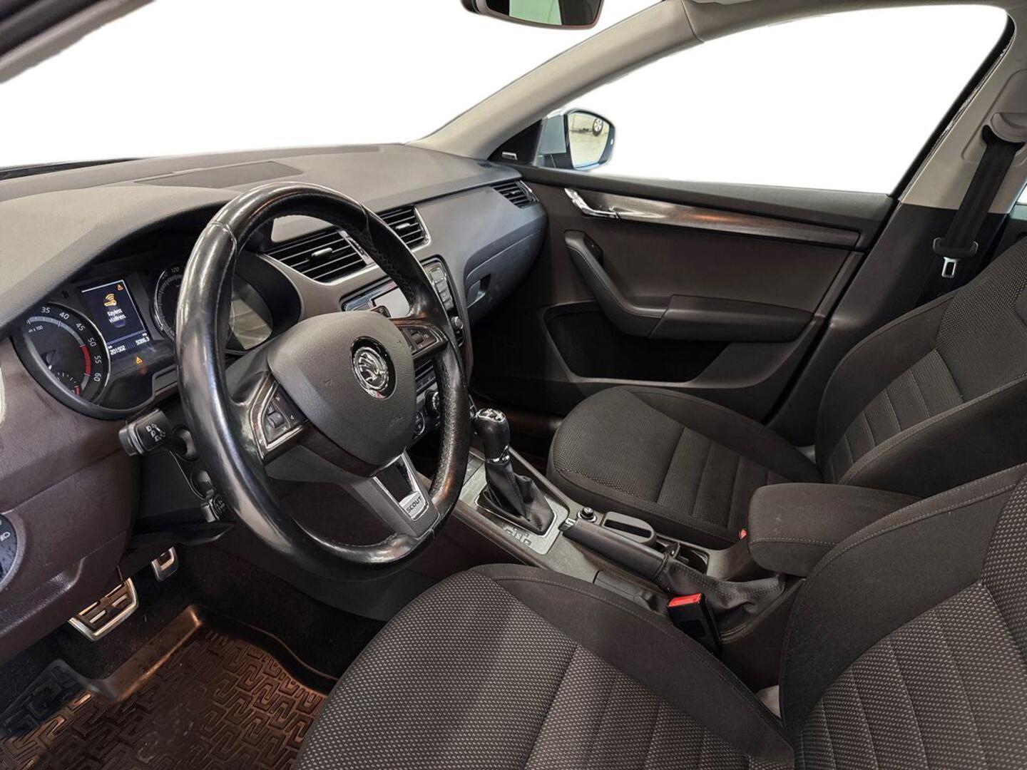 SKODA Octavia 6