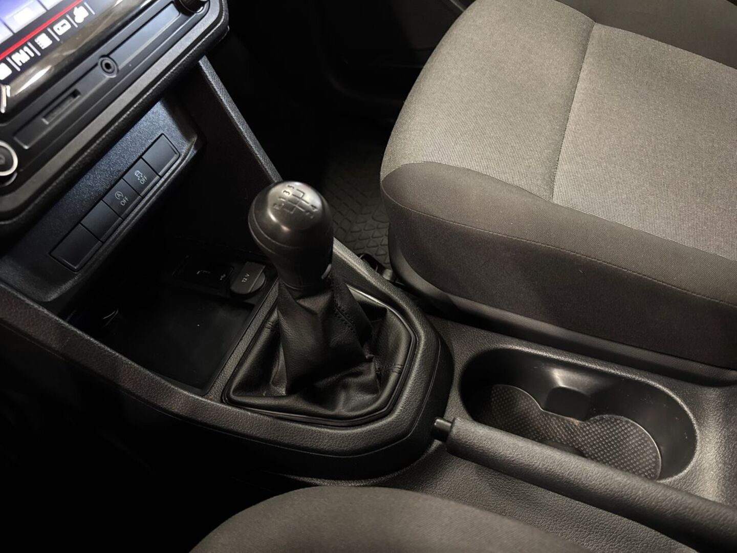 VOLKSWAGEN Caddy Maxi 23