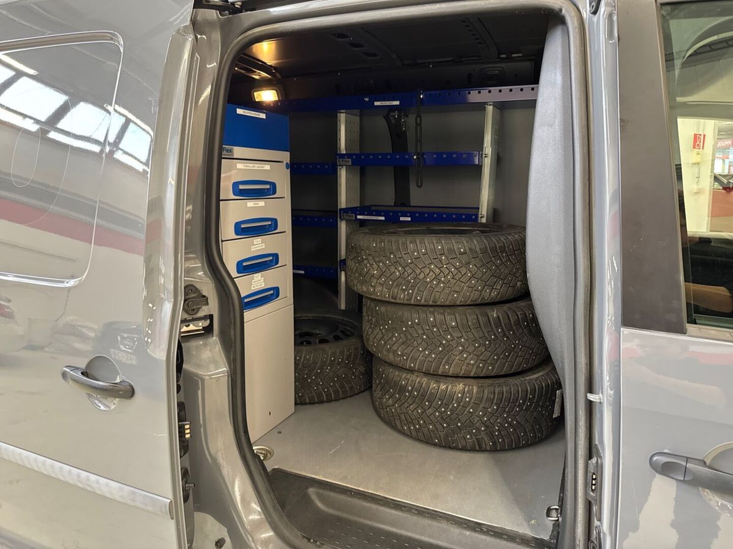 VOLKSWAGEN Caddy Maxi 5