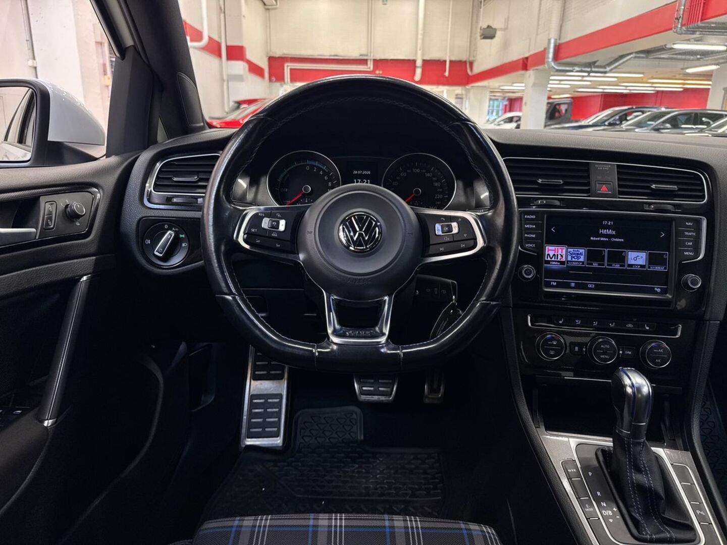 VOLKSWAGEN Golf 2015
